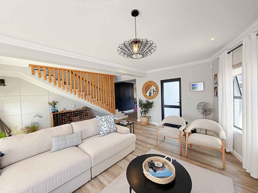 4 Bedroom Property for Sale in Calypso Beach Western Cape